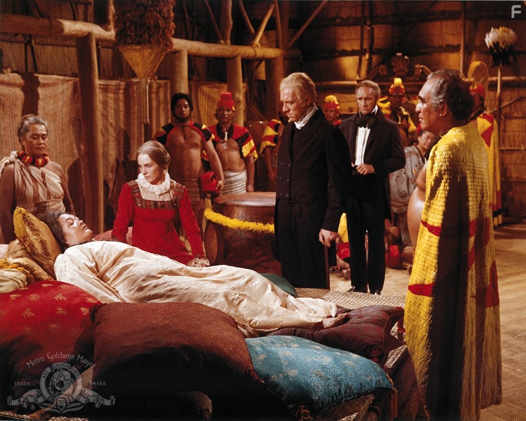 Julie Andrews, Richard Harris, and Max von Sydow in Гавайи (1966)