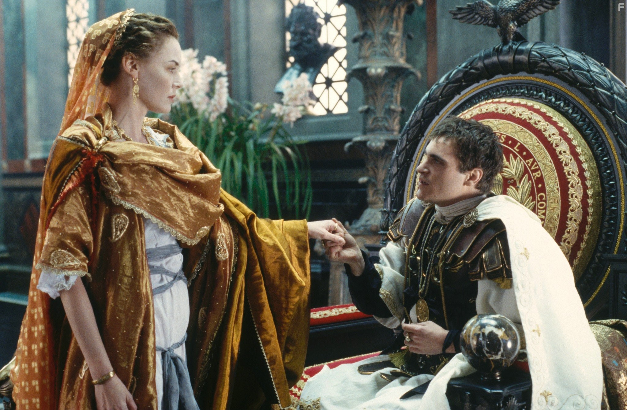 Connie Nielsen and Joaquin Phoenix in Гладиатор (2000)