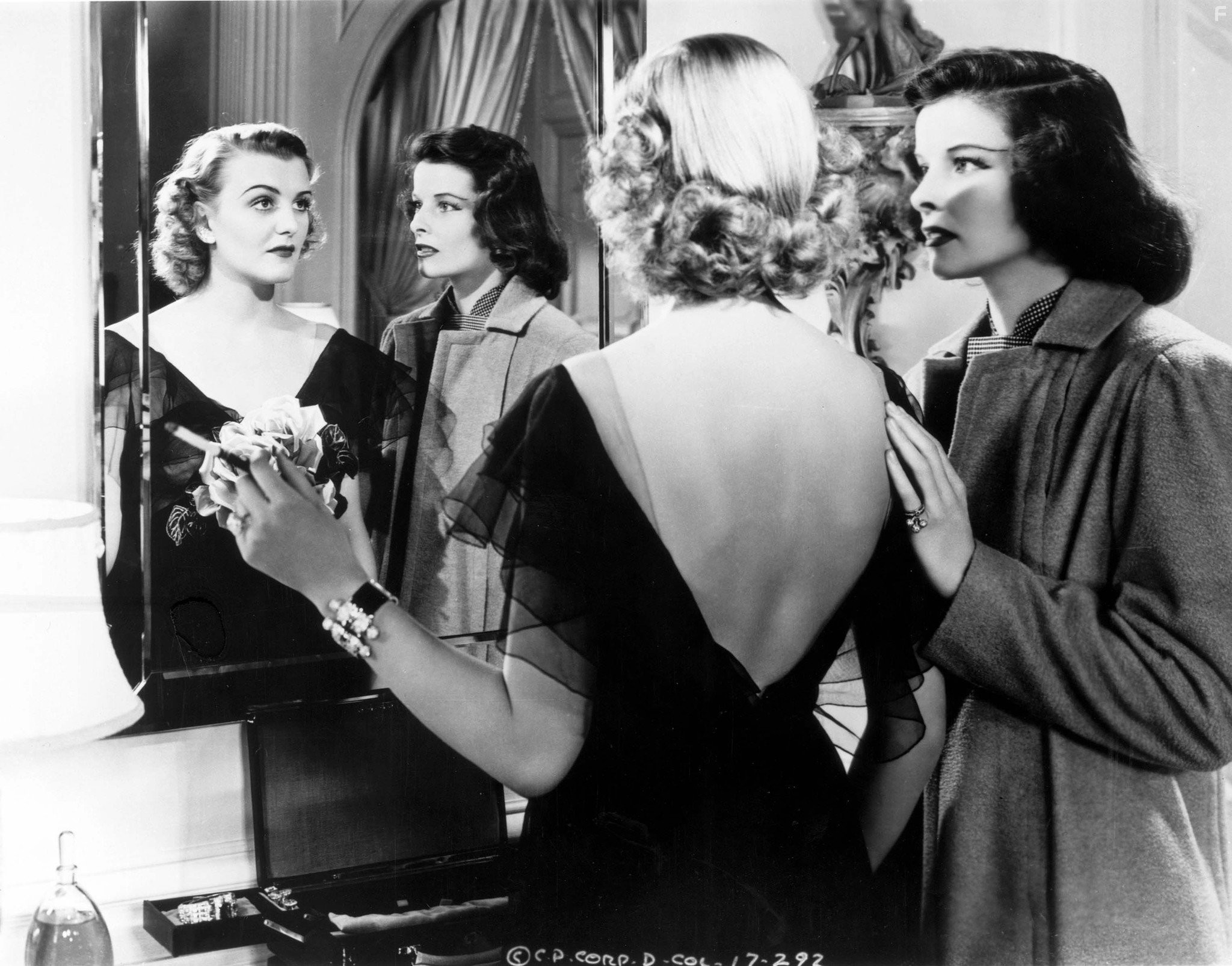 Katharine Hepburn and Doris Nolan in Праздник (1938)
