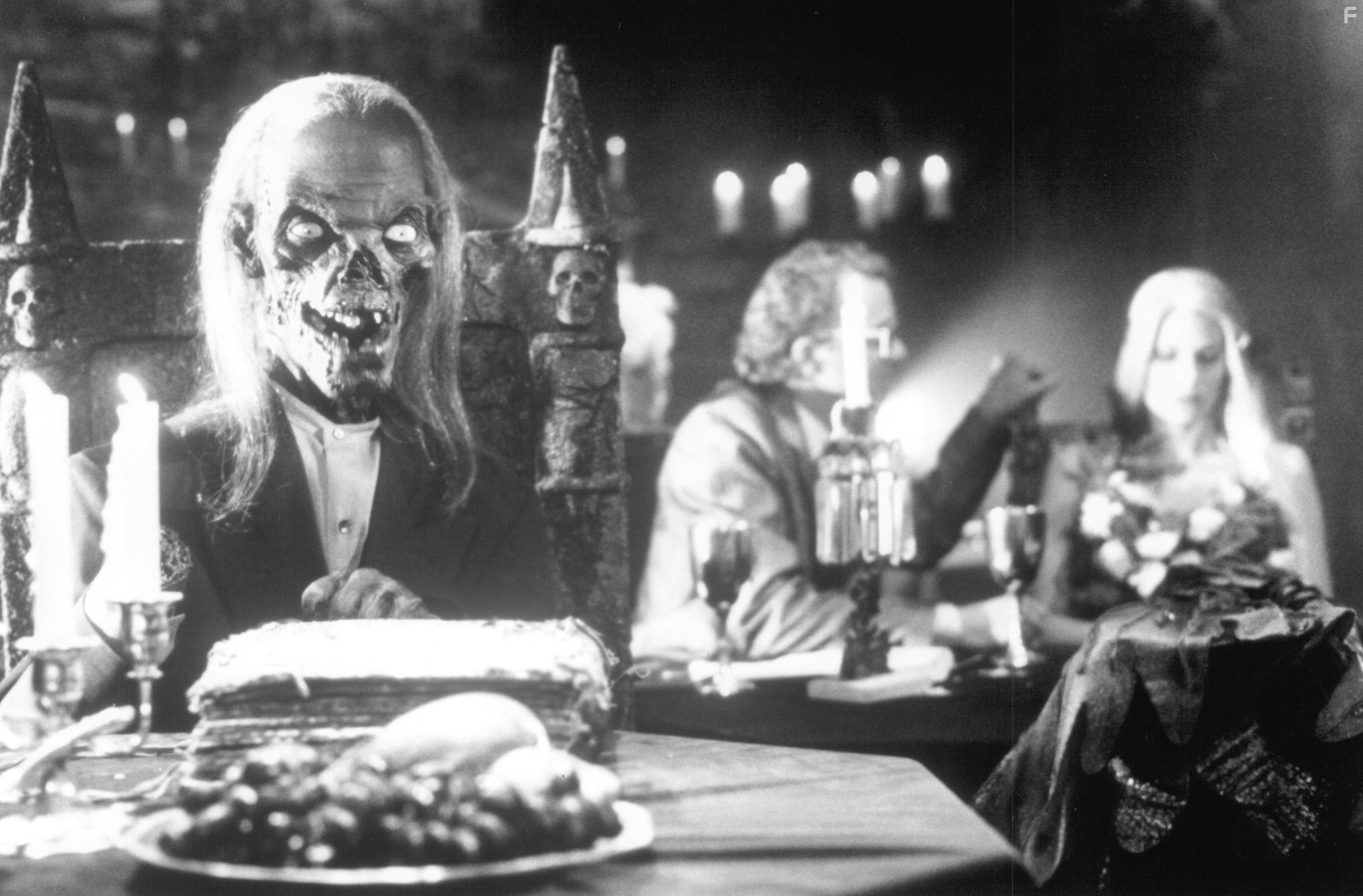 Angie Everhart in Байки из склепа: Кровавый бордель (1996)