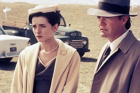 Kyle MacLachlan and Michele Hicks in Нортфорк (2003)