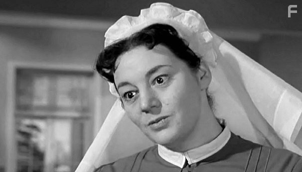 Hattie Jacques in Так держать... Медсестра (1959)