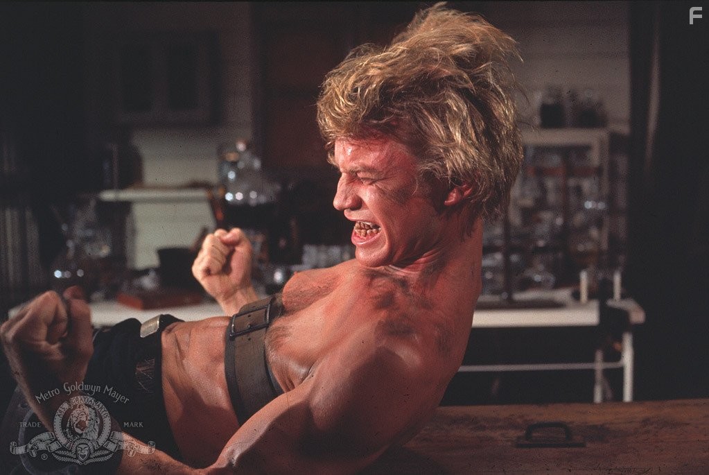 Michael York in Остров доктора Моро (1977)