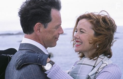 Annette Bening and Bruce Greenwood in Театр (2004)