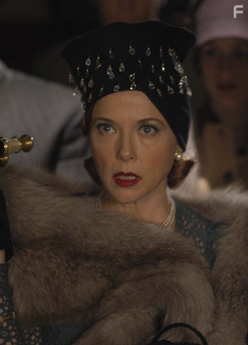 Annette Bening in Театр (2004)