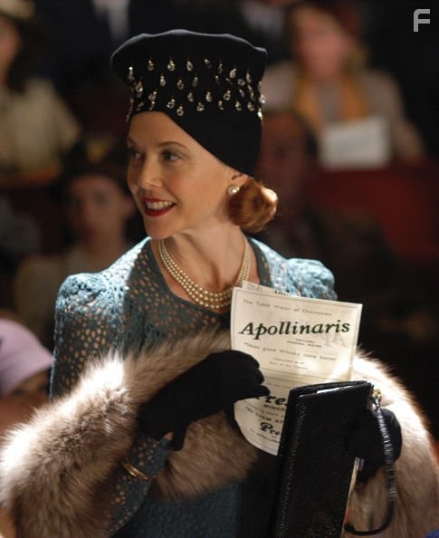 Annette Bening in Театр (2004)