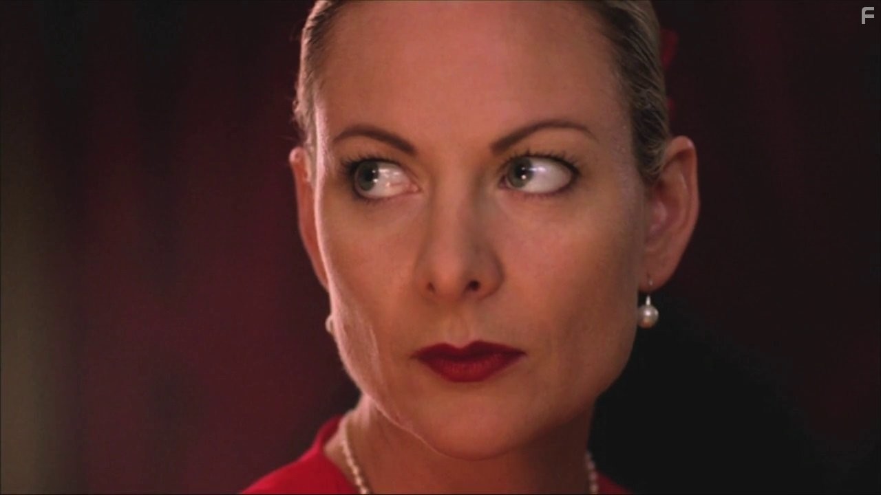 Sara Stewart in Medium Rare (2007)