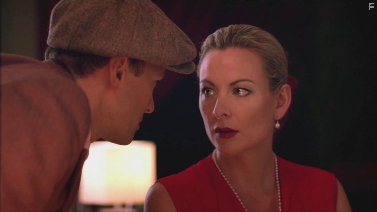 Sara Stewart and Gordon Alexander in Medium Rare (2007)