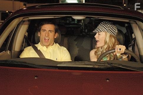 Leslie Mann and Steve Carell in Сорокалетний девственник (2005)