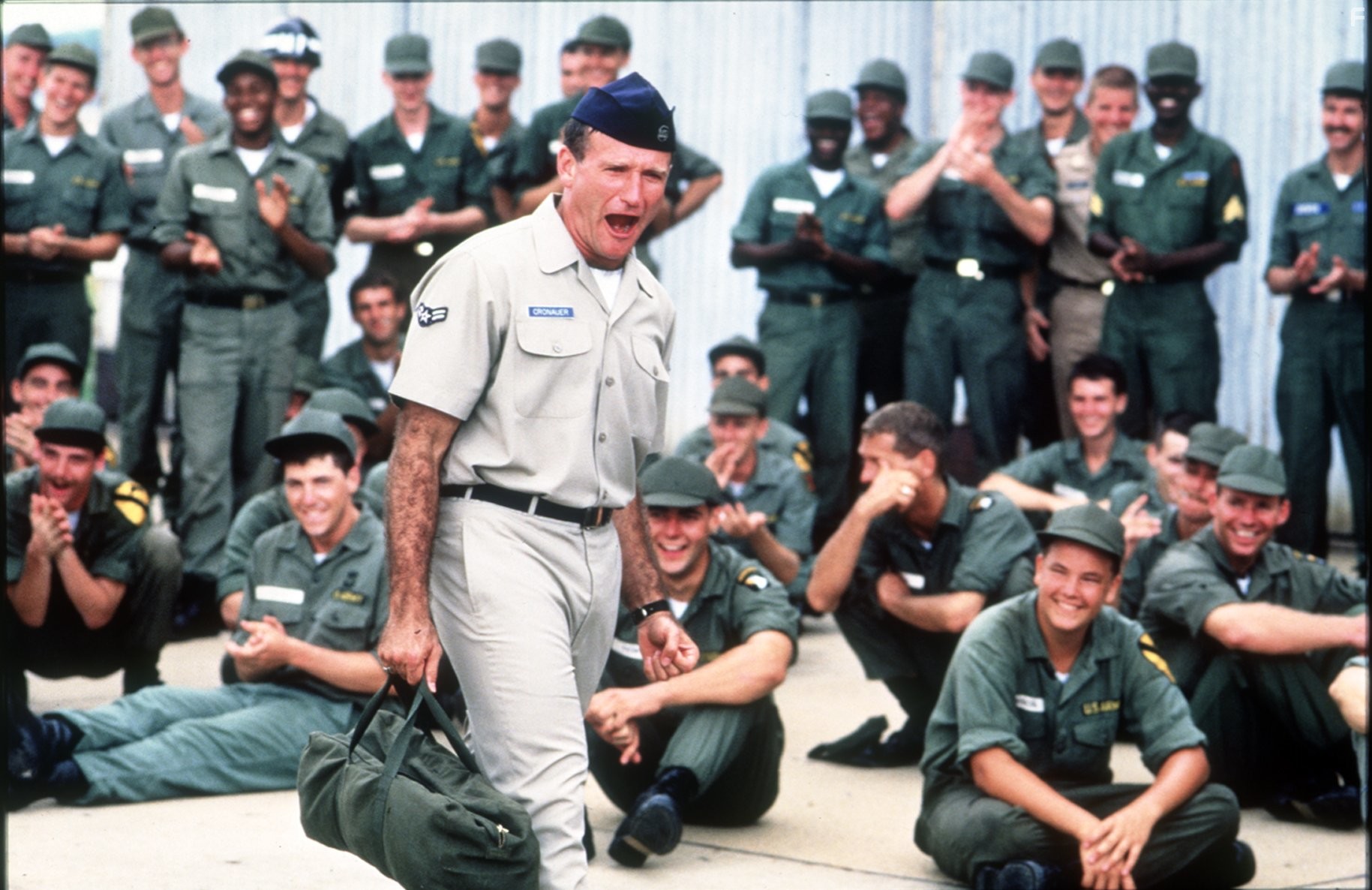 Robin Williams in Доброе утро, Вьетнам (1987)