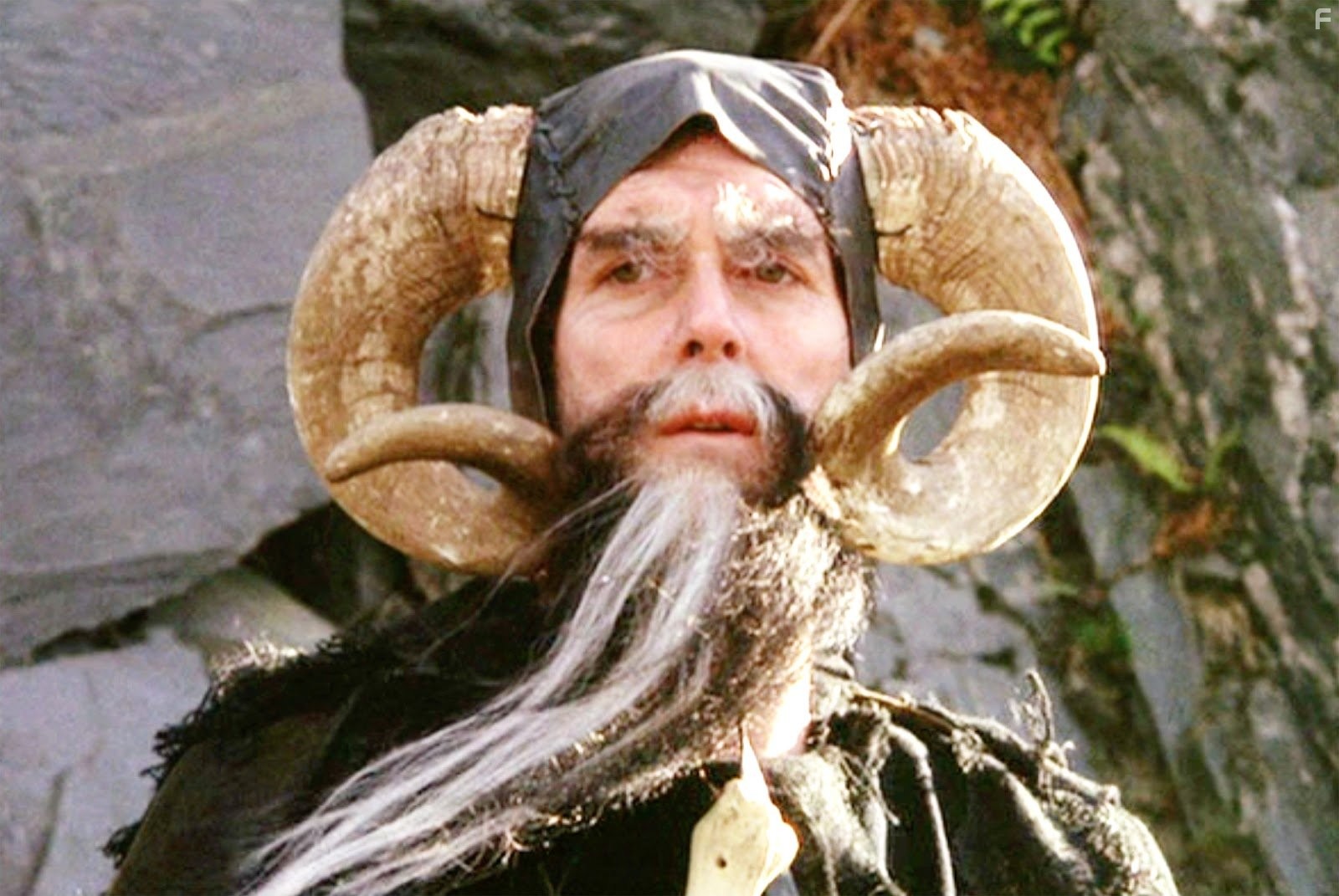 Монти Пайтон и священный Грааль (1975)