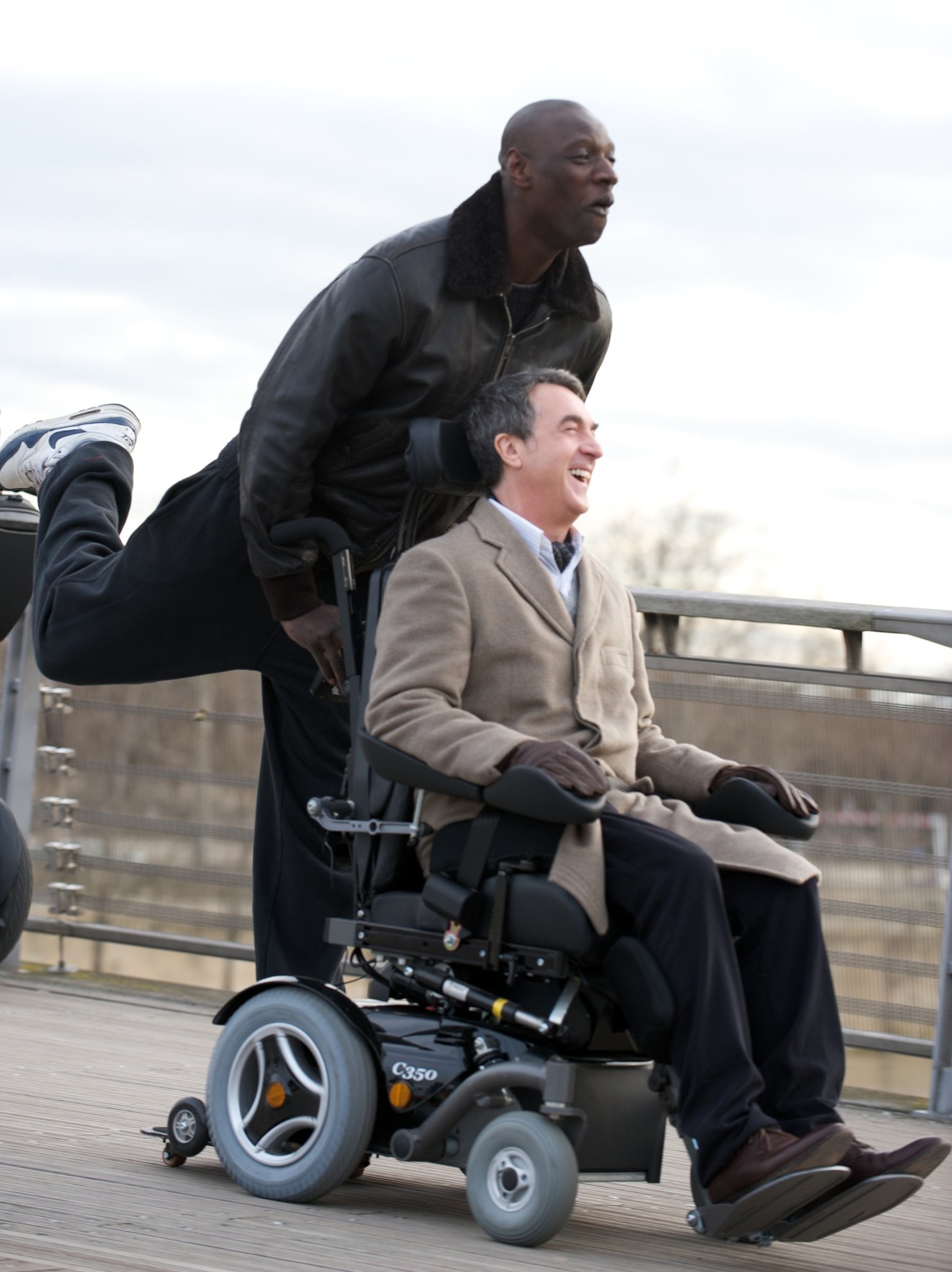 Fran?ois Cluzet and Omar Sy in 1+1 (2011)