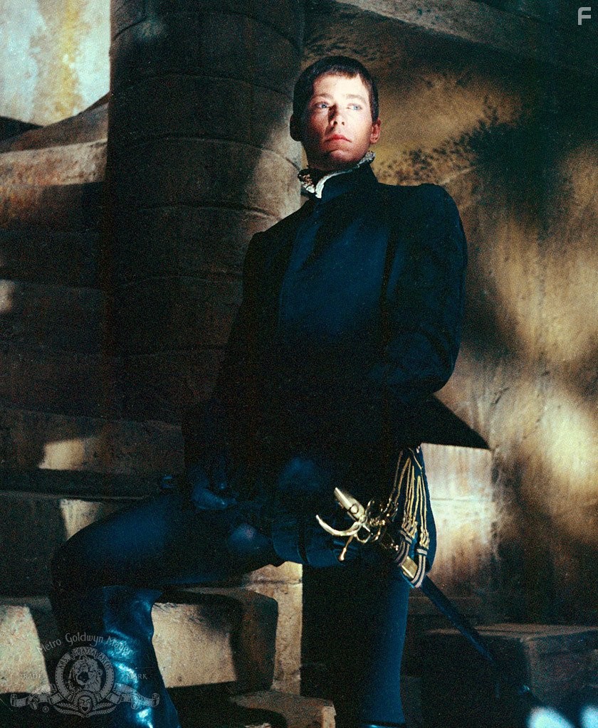 John Kerr in Колодец и маятник (1961)