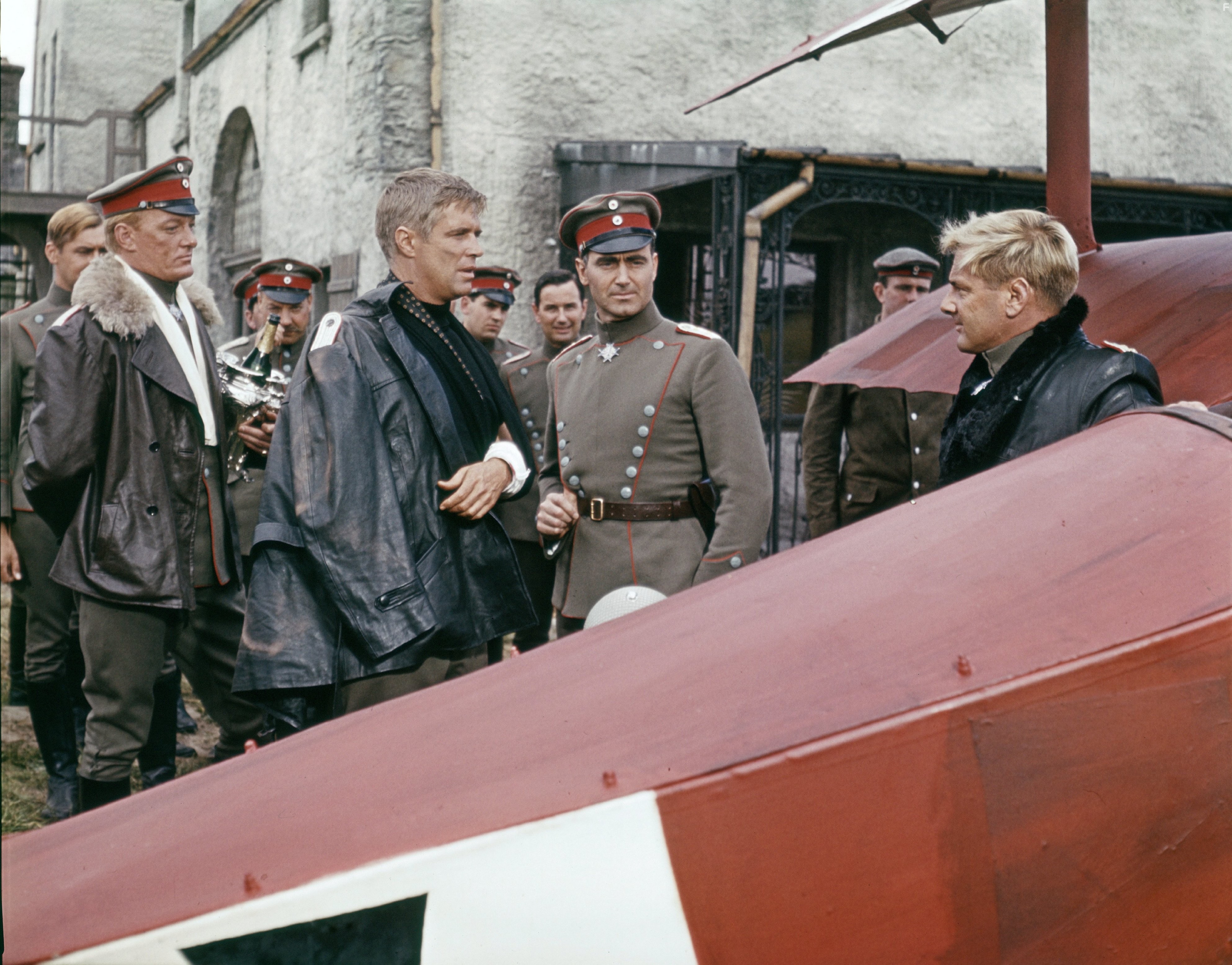George Peppard, Jeremy Kemp, Carl Schell, and Karl Michael Vogler in Орден 'Голубой Макс' (1966)