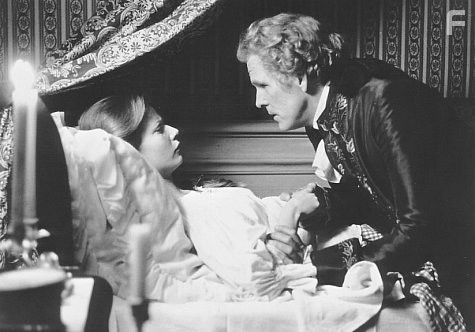 Nick Nolte and Gwyneth Paltrow in Джефферсон в Париже (1995)