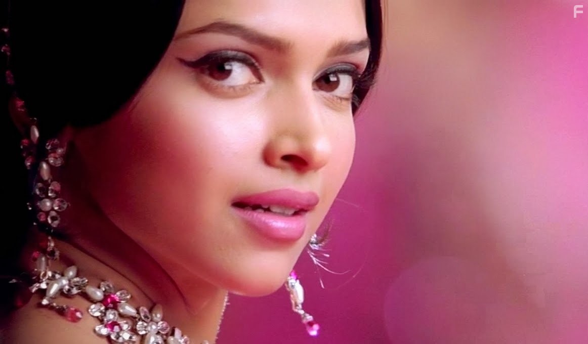 Deepika Padukone in Ом Шанти Ом (2007)