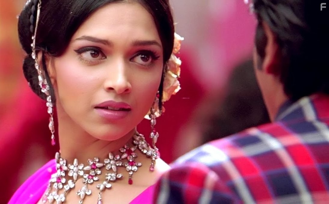 Deepika Padukone in Ом Шанти Ом (2007)