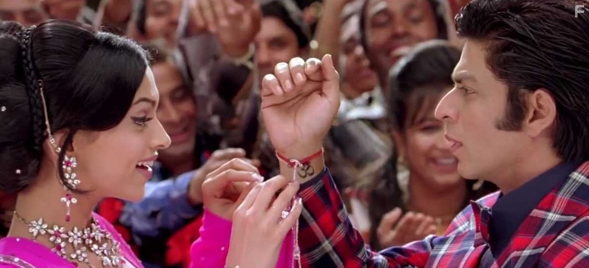 Shah Rukh Khan and Deepika Padukone in Ом Шанти Ом (2007)