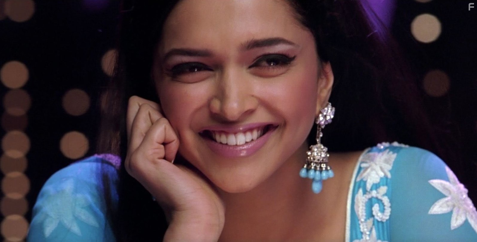 Deepika Padukone in Ом Шанти Ом (2007)