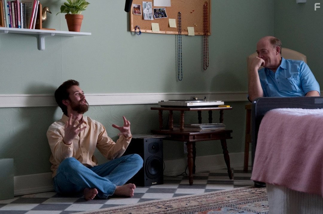 Музыка продолжала играть