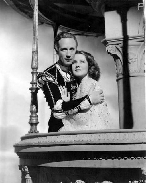 Leslie Howard and Norma Shearer in Romeo and Juliet (1936)