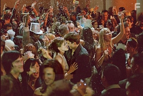 Amanda Peet and Ashton Kutcher in Больше, чем любовь (2005)