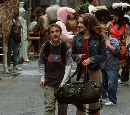 Amanda Bynes and Frankie Muniz in Большой толстый лгун (2002)