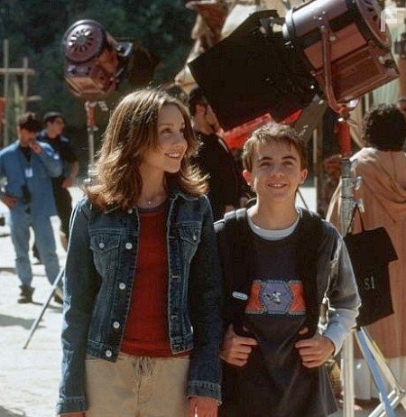 Amanda Bynes and Frankie Muniz in Большой толстый лгун (2002)