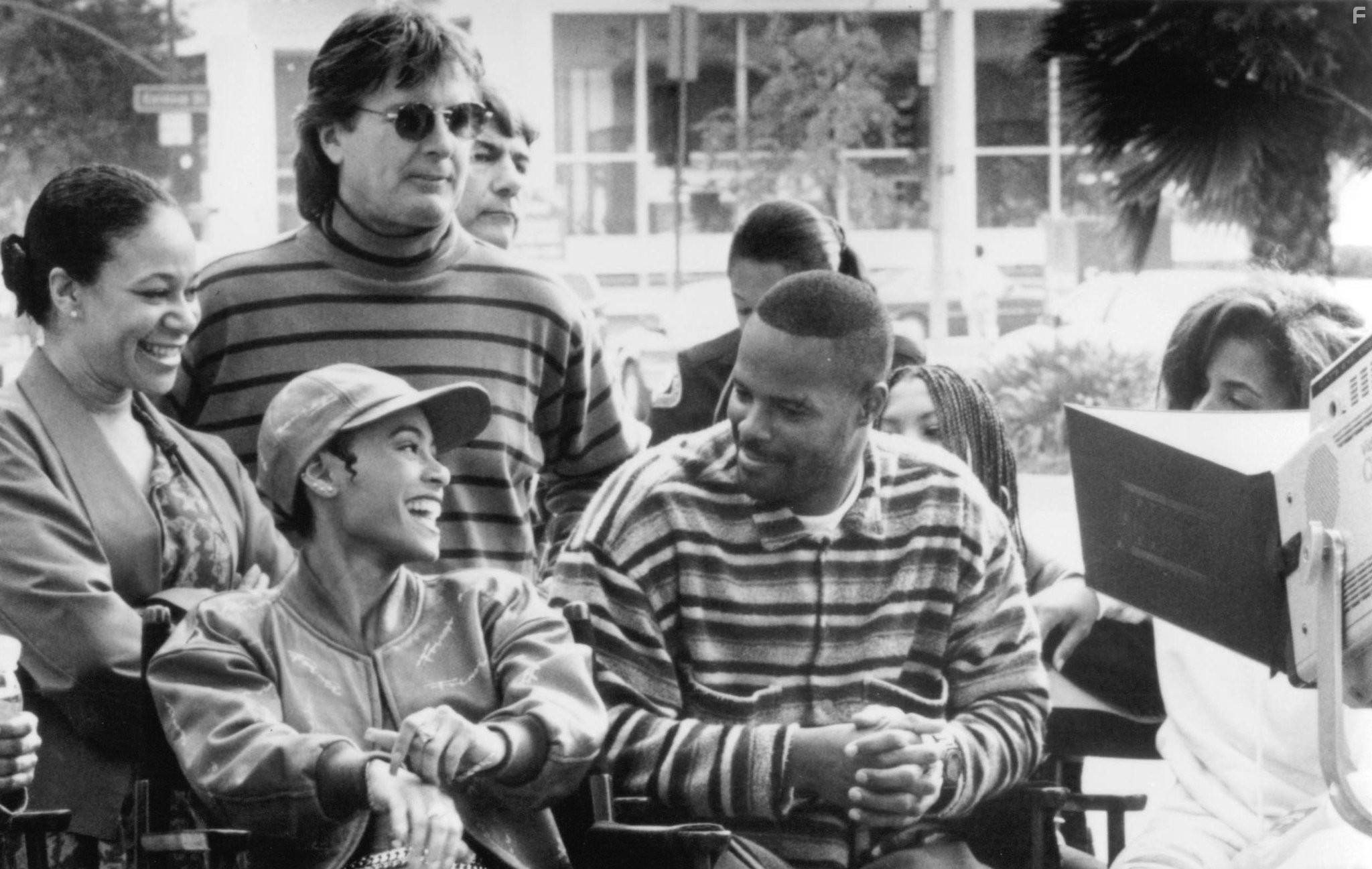 Jada Pinkett Smith and Keenen Ivory Wayans in Пропавшие миллионы (1994)