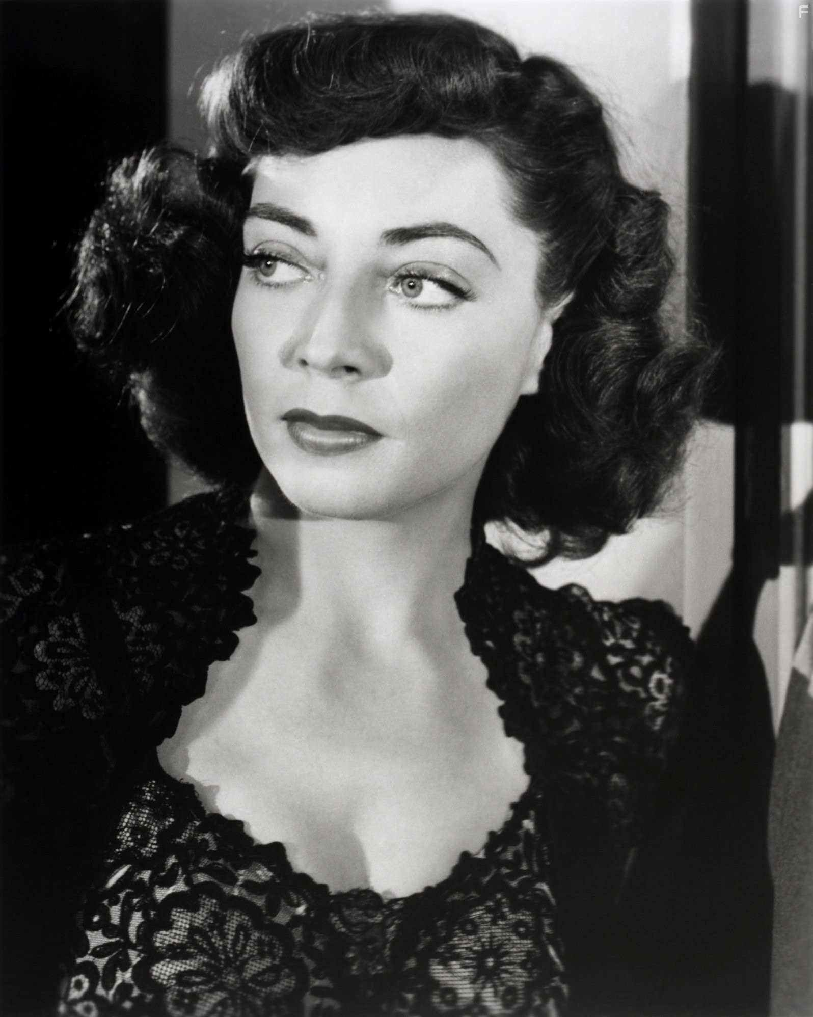 Marie Windsor in Узкая грань (1952)