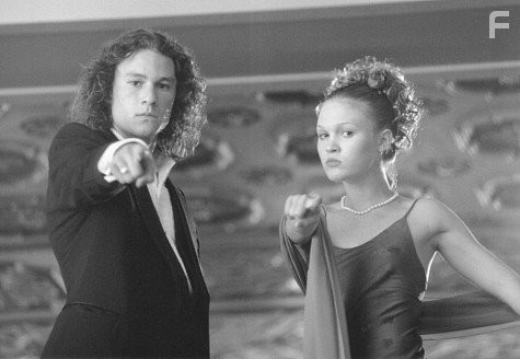 Heath Ledger and Julia Stiles in 10 причин моей ненависти (1999)