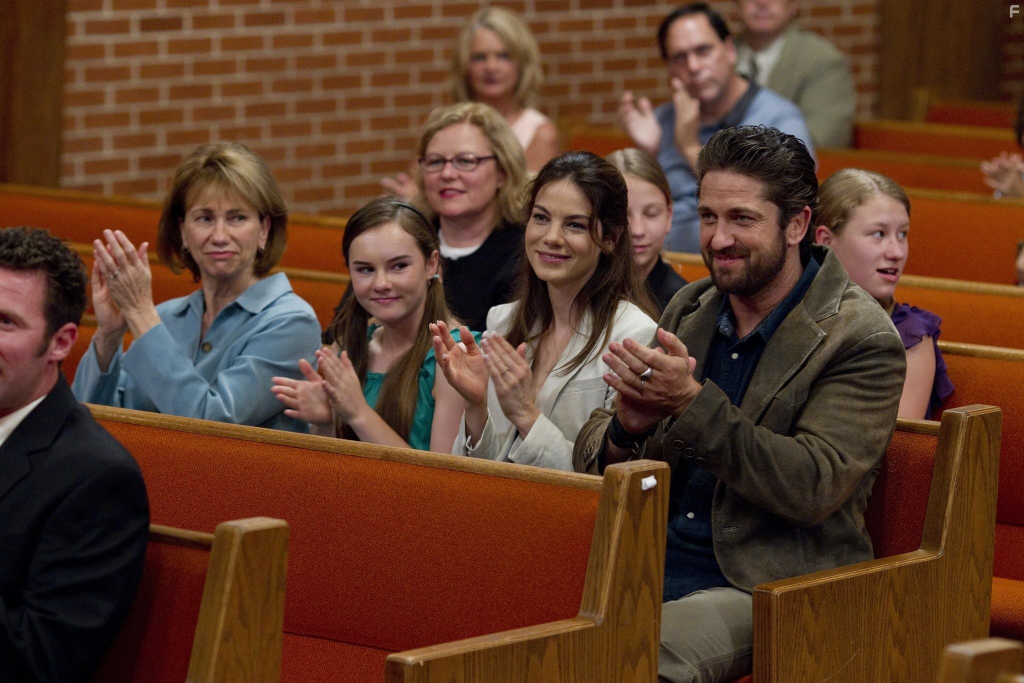 Kathy Baker, Gerard Butler, Michelle Monaghan, and Madeline Carroll in Проповедник с пулеметом (2011)
