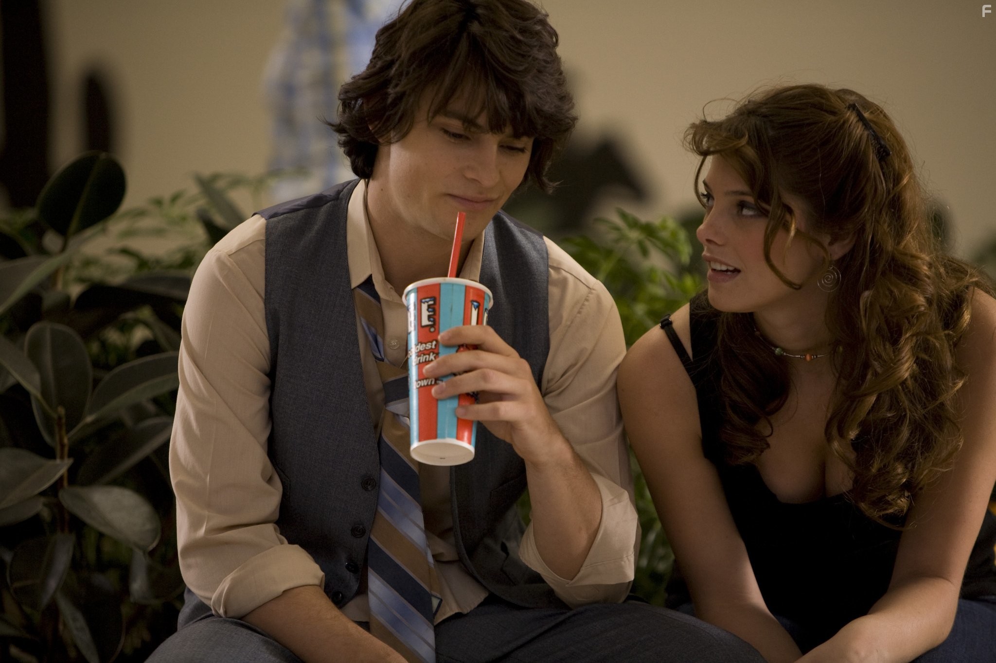 Shiloh Fernandez and Ashley Greene in Скейтлэнд (2010)