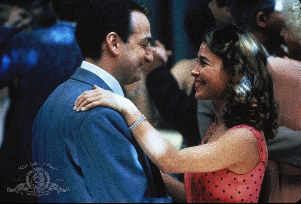 Julie Warner and David Paymer in Мистер субботний вечер (1992)