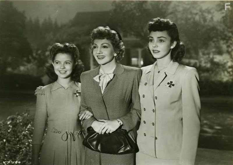Shirley Temple, Claudette Colbert, and Jennifer Jones in С тех пор как вы ушли (1944)