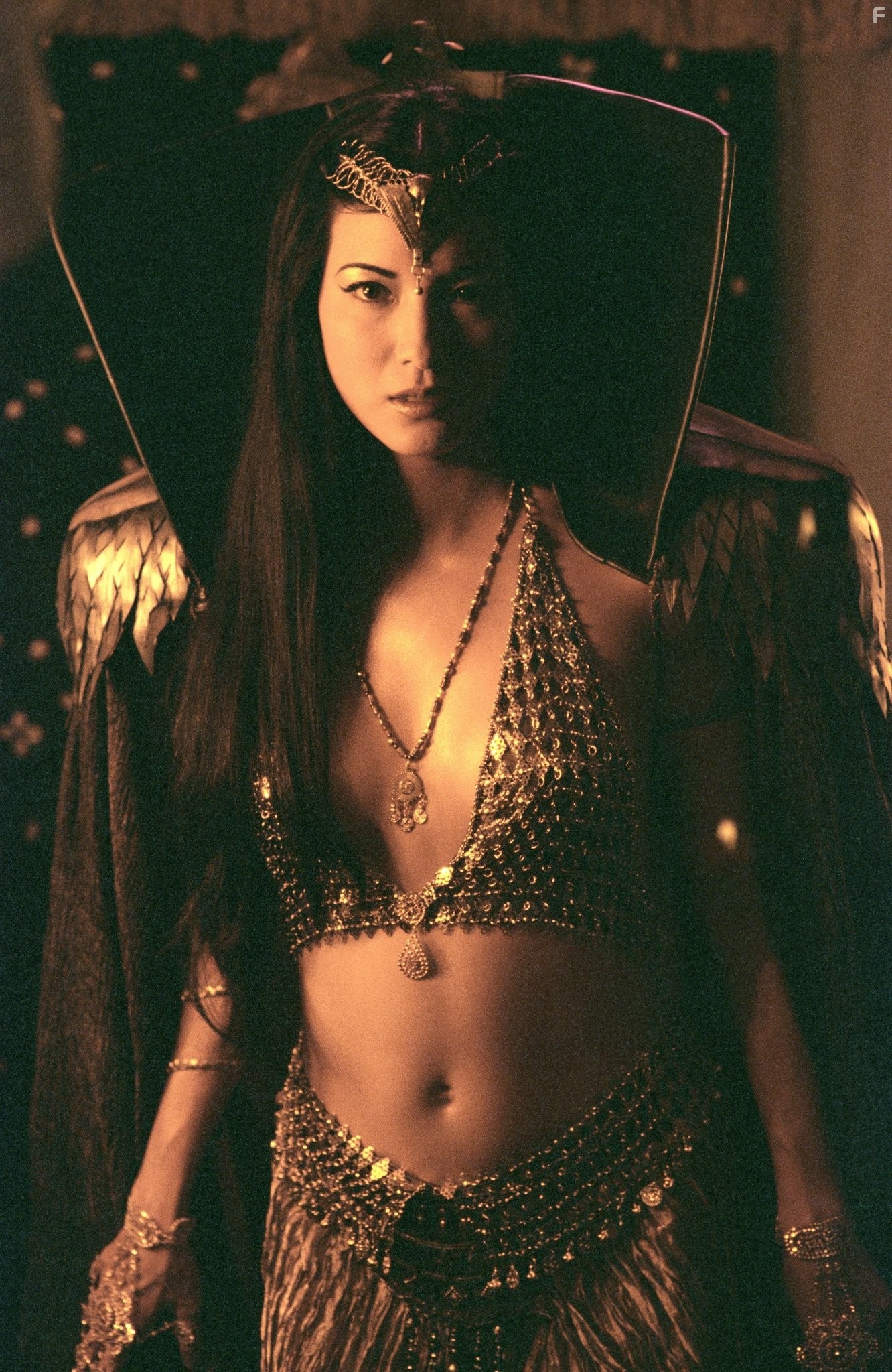 Kelly Hu in Царь Скорпионов (2002)
