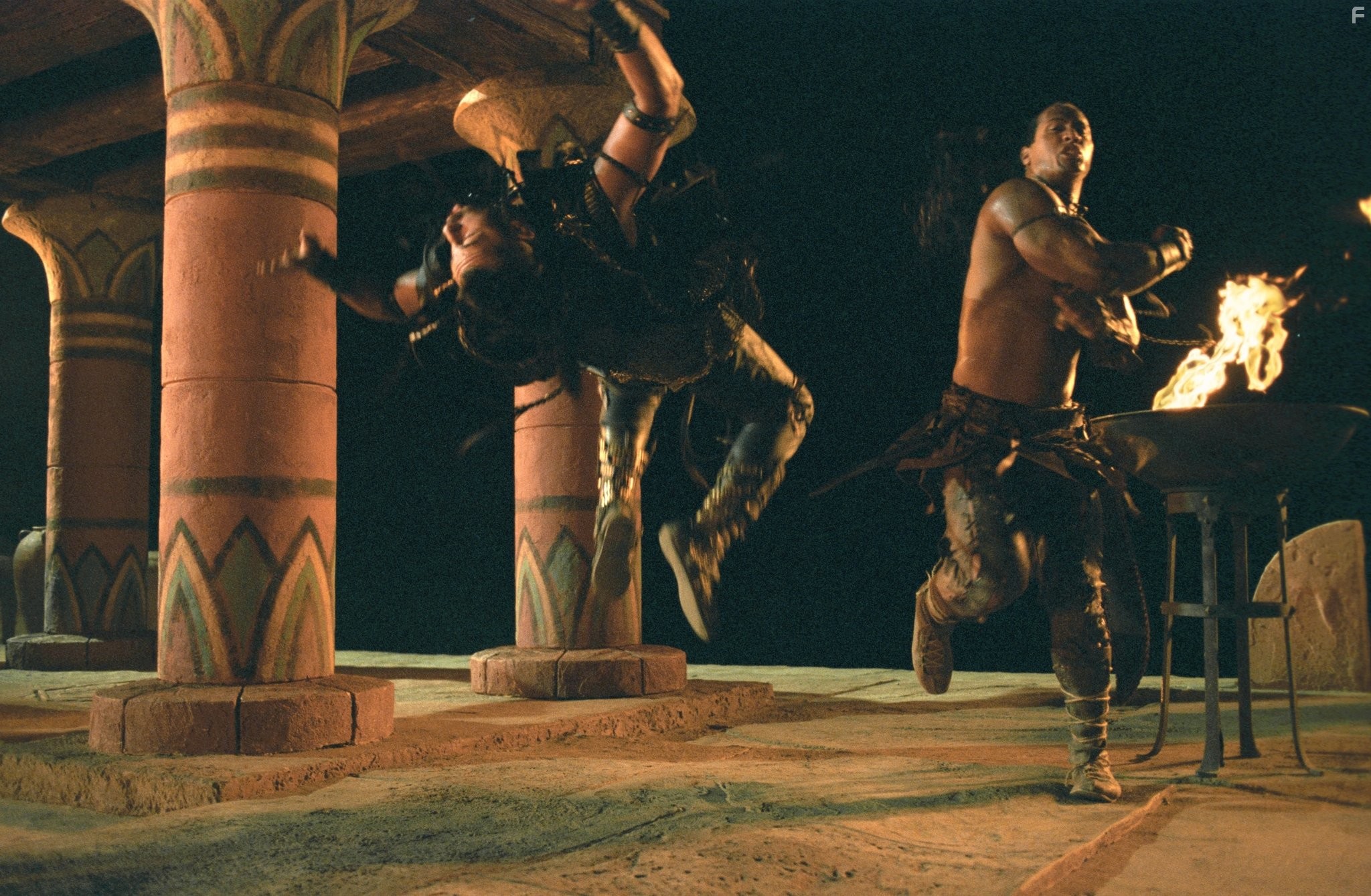 Steven Brand and Dwayne Johnson in Царь Скорпионов (2002)