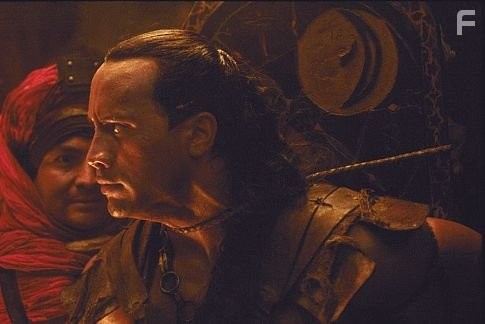 Dwayne Johnson in Царь Скорпионов (2002)