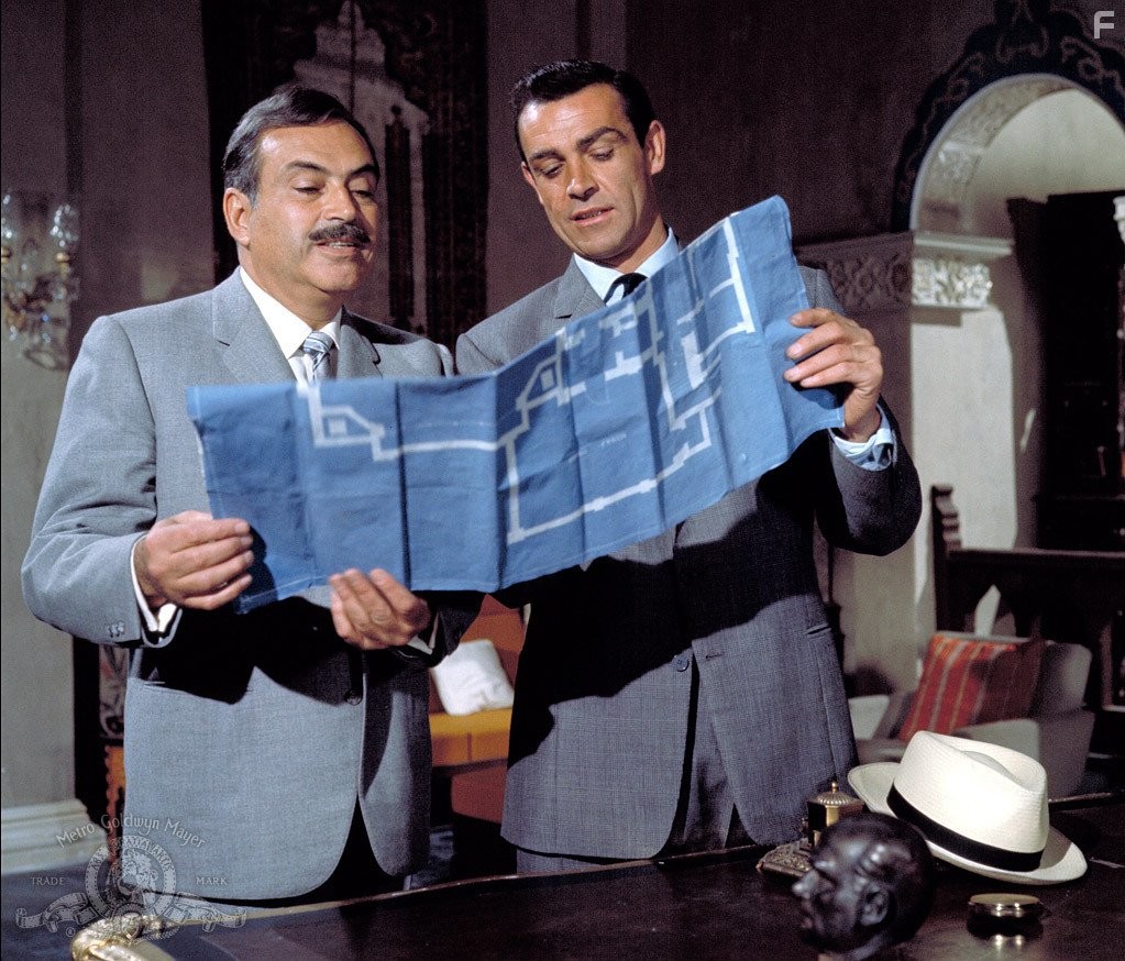 Sean Connery and Pedro Armend?riz in Из России с любовью (1963)