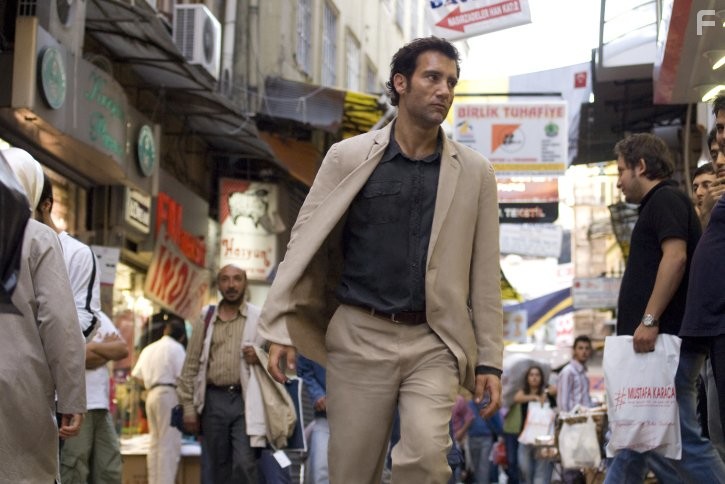 Clive Owen in Интернэшнл (2009)