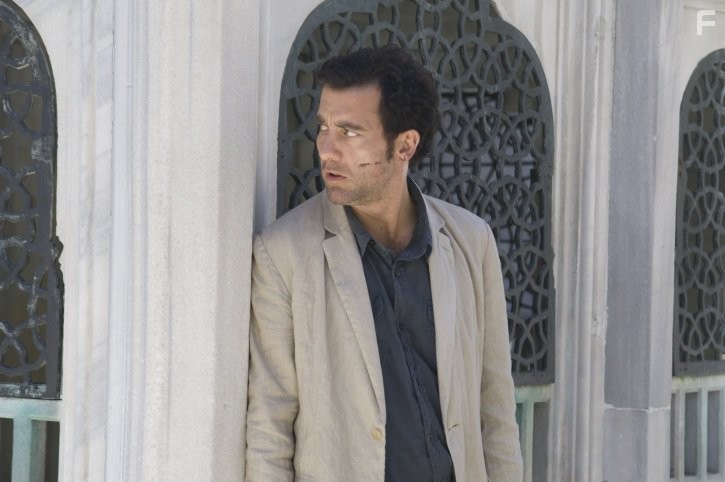 Clive Owen in Интернэшнл (2009)