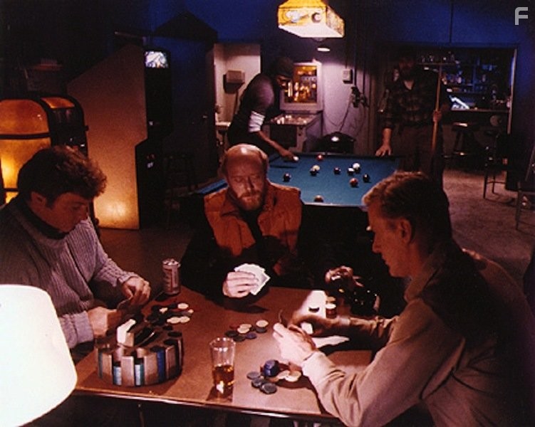 T.K. Carter, Charles Hallahan, Peter Maloney, Richard Masur, and Donald Moffat in Нечто (1982)