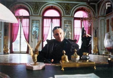 Max Ryan in Иностранец (2003)