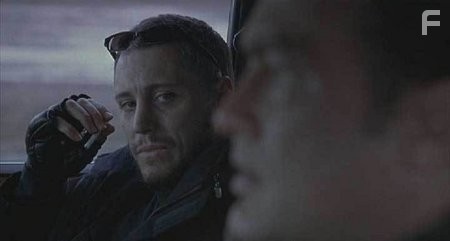 Max Ryan in Иностранец (2003)