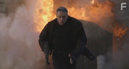 Max Ryan in Иностранец (2003)