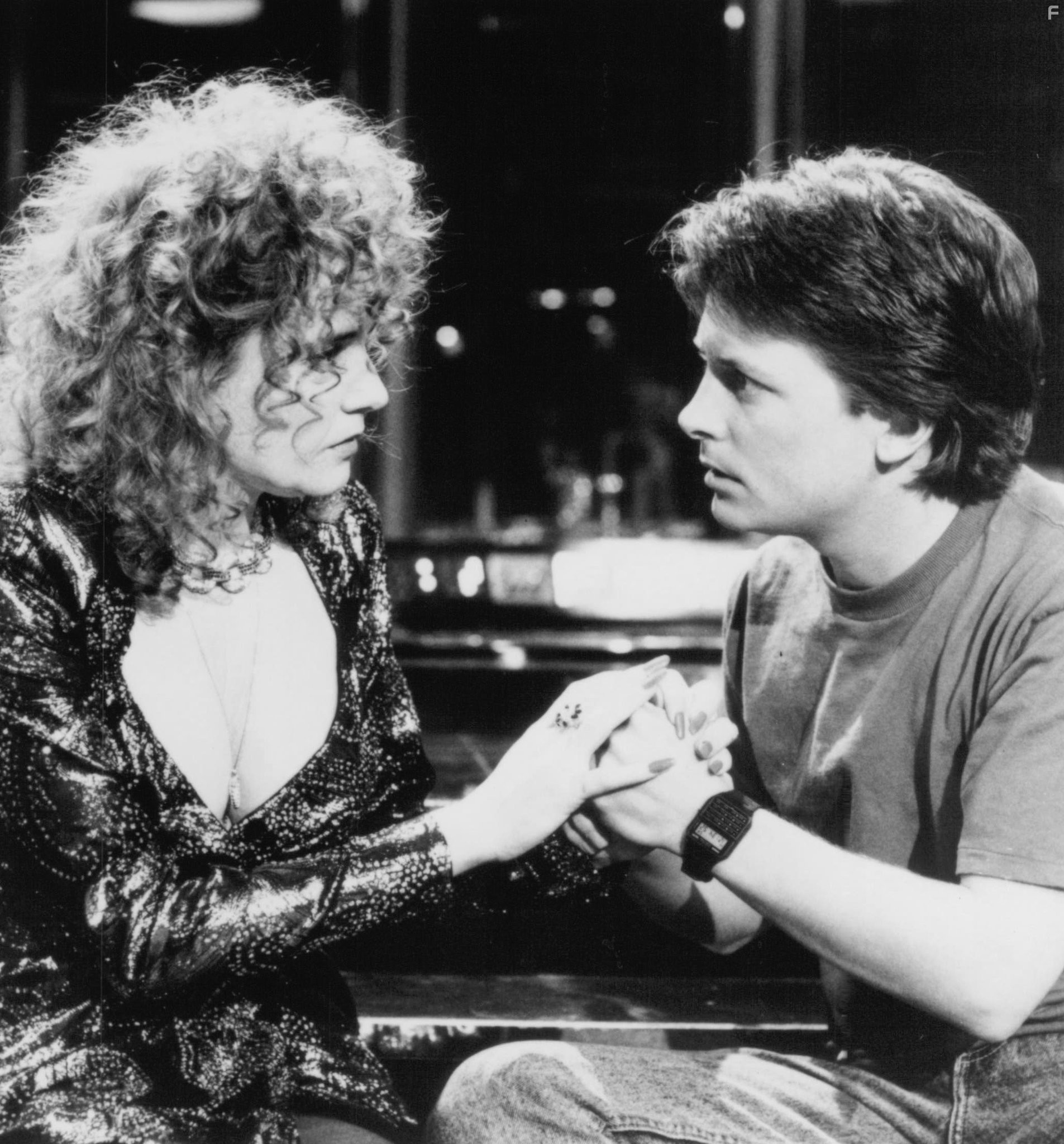 Michael J. Fox and Lea Thompson in Назад в будущее II (1989)