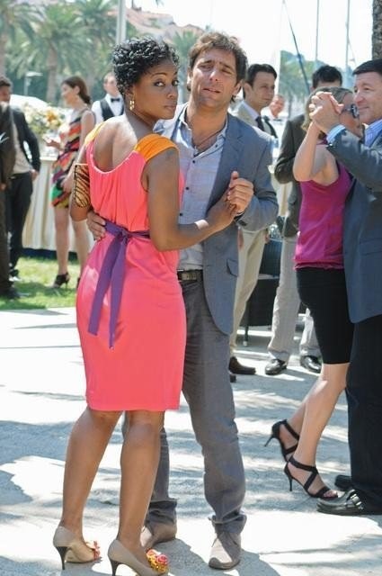 Aunjanue Ellis and Adriano Giannini in Пропавший без вести (2012)