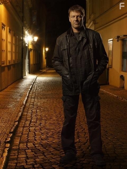 Sean Bean in Пропавший без вести (2012)