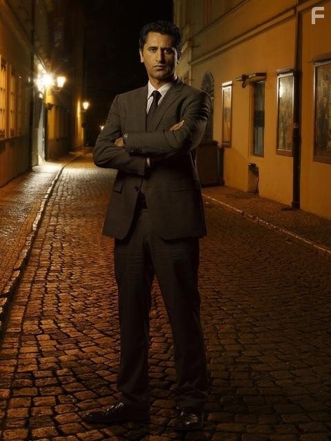 Cliff Curtis in Пропавший без вести (2012)