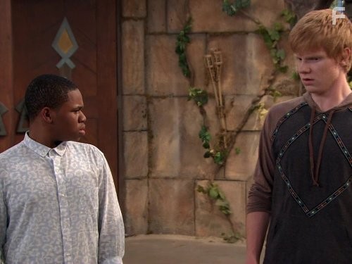 Adam Hicks and Larramie Doc Shaw in Два короля (2010)